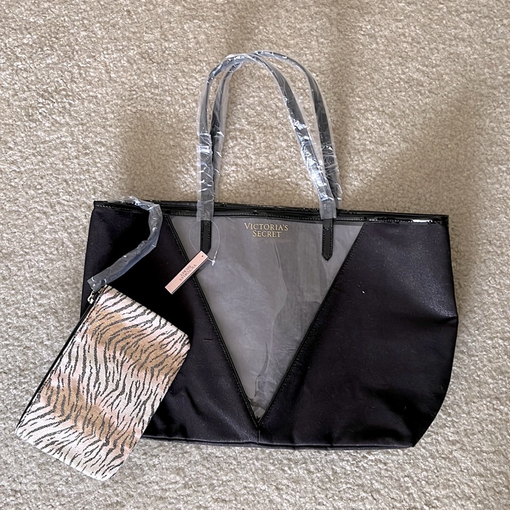 Victoria Secret Handbag with a pouch attached inside - Picture 1 of 3